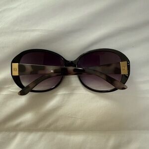 Liz Claiborne Elegant Black and Brown Sunglasses